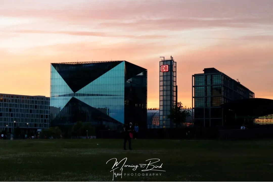 Photo of sunset at Spreebogenpark